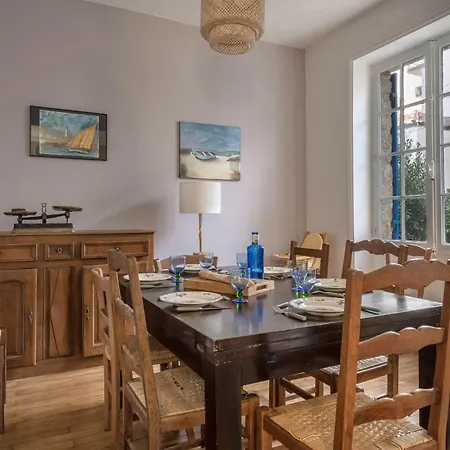 Belle Bauloise A Deux Pas De La *